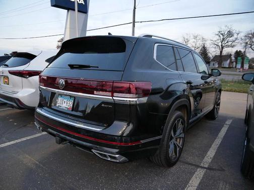 2024 Volkswagen Atlas 2.0T SEL Premium R-Line