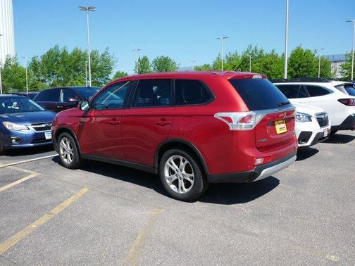 Rally Red 2015 Mitsubishi Outlander SE