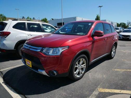 Rally Red 2015 Mitsubishi Outlander SE