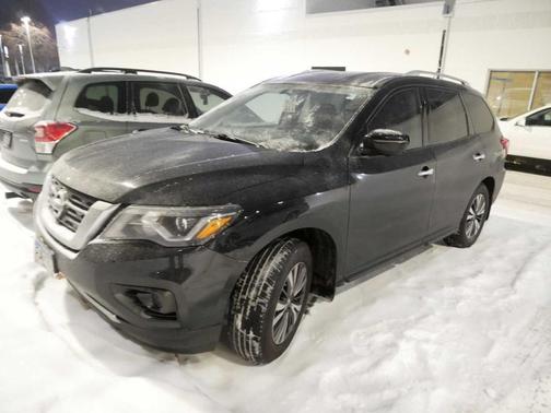 2017 Nissan Pathfinder S