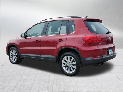 Red 2015 Volkswagen Tiguan 4MOTION Auto S