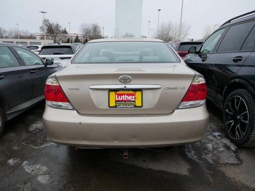 2005 Toyota Camry LE