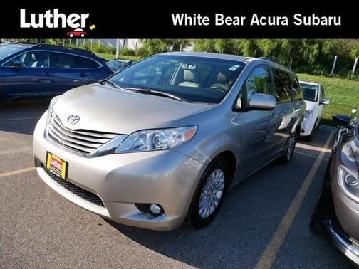 2016 Toyota Sienna XLE