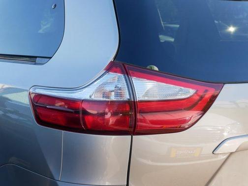 2016 Toyota Sienna XLE