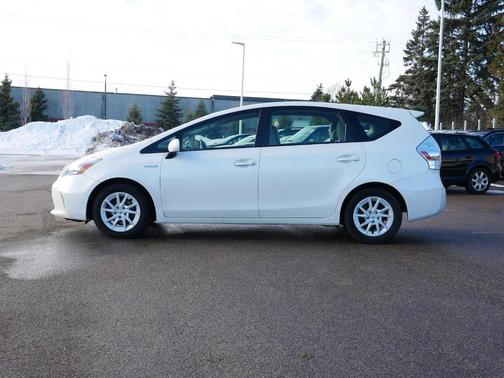 2013 Toyota Prius v Two