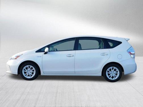 2013 Toyota Prius v Two