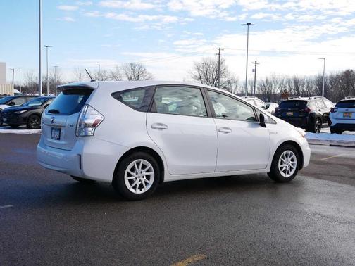 2013 Toyota Prius v Two