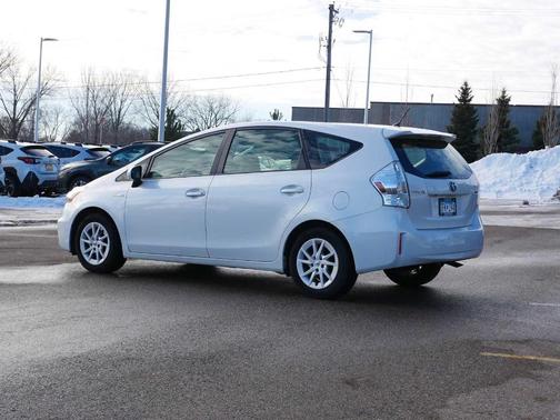 2013 Toyota Prius v Two