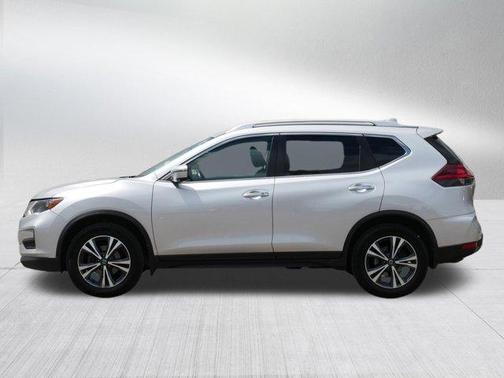 Brilliant Silver Metallic 2019 Nissan Rogue SV