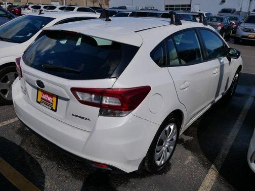 2019 Subaru Impreza 2.0i