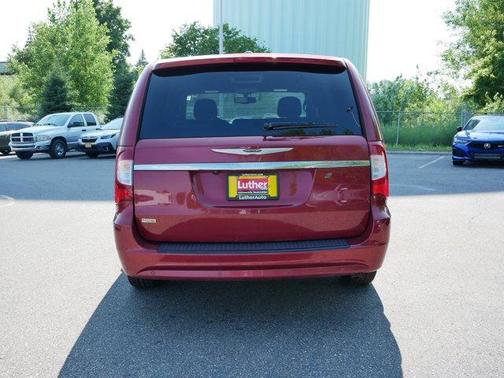 2015 Chrysler Town & Country S
