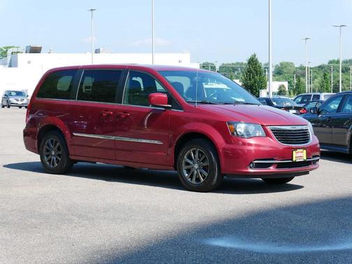 2015 Chrysler Town & Country S