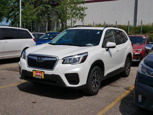 Crystal White Pearl 2020 Subaru Forester Premium