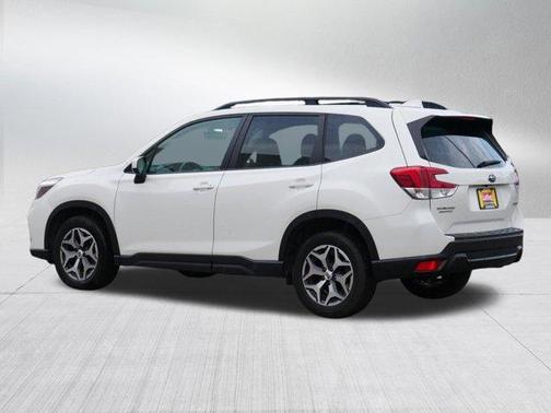 Crystal White Pearl 2020 Subaru Forester Premium
