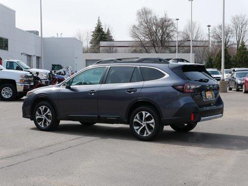 Magnetite Gray Metallic 2022 Subaru Outback Limited