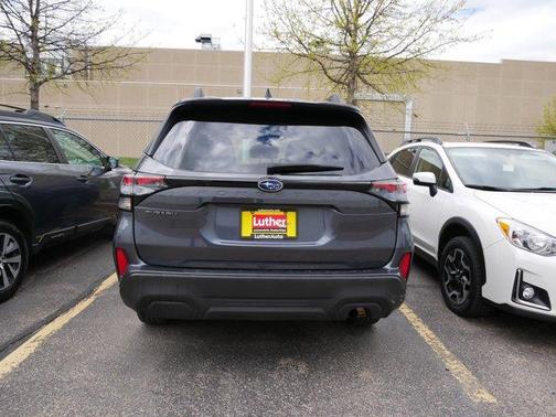 Magnetite Gray Metallic 2025 Subaru Forester Premium