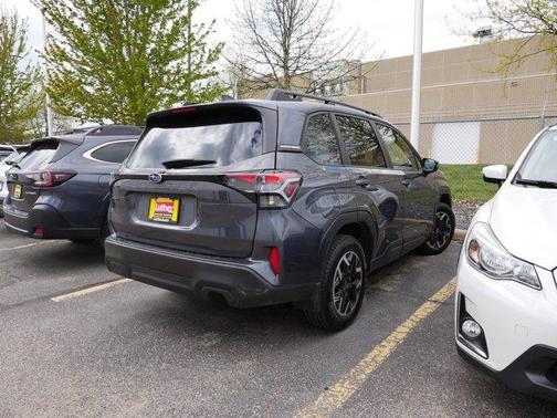 Magnetite Gray Metallic 2025 Subaru Forester Premium