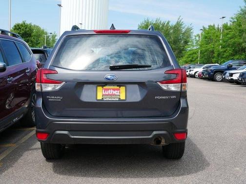 Magnetite Gray Metallic 2024 Subaru Forester