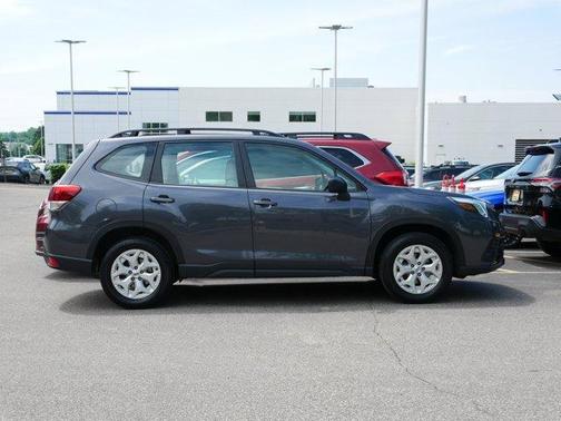 Magnetite Gray Metallic 2024 Subaru Forester