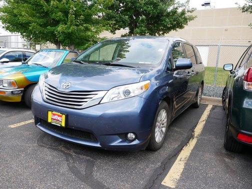 2015 Toyota Sienna XLE