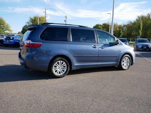 2015 Toyota Sienna XLE