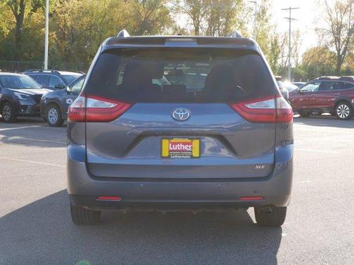 2015 Toyota Sienna XLE
