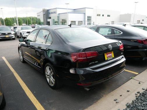 2017 Volkswagen Jetta 1.8T SEL