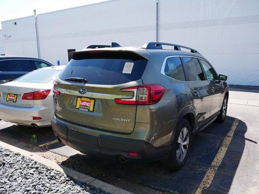 Autumn Green Metallic 2023 Subaru Ascent Premium 8-Passenger