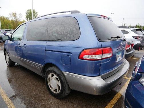 2002 Toyota Sienna XLE