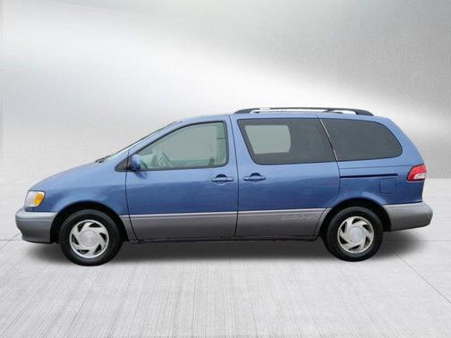 2002 Toyota Sienna XLE