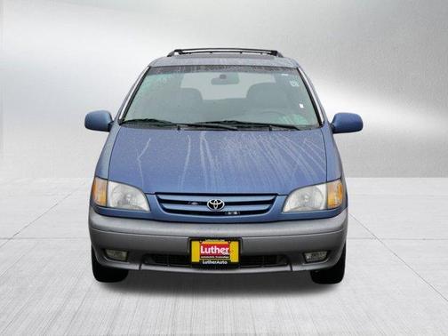 2002 Toyota Sienna XLE