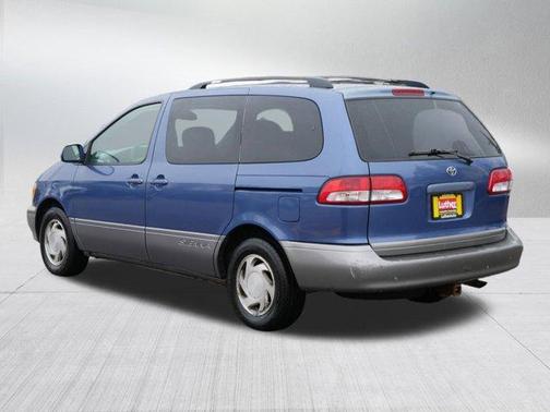 2002 Toyota Sienna XLE
