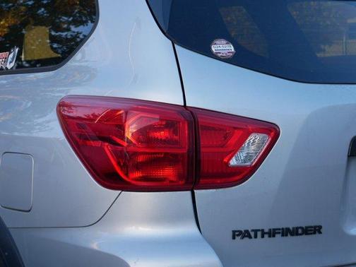 2019 Nissan Pathfinder SV