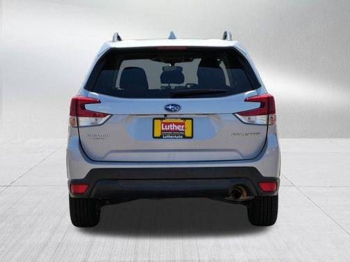 Ice Silver Metallic 2022 Subaru Forester Premium