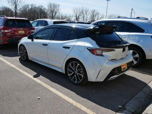 Wind Chill Pearl / Midnight Black Metallic 2022 Toyota Corolla Hatchback XSE