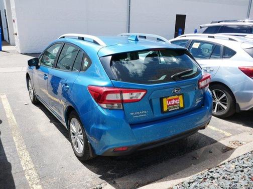Island Blue Pearl 2017 Subaru Impreza 2.0i Premium