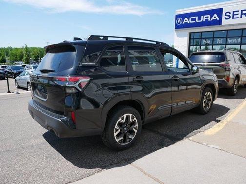 Crystal Black Silica 2025 Subaru Forester Premium