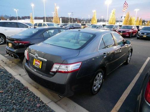 2011 Toyota Camry Hybrid Base (E-CVT)
