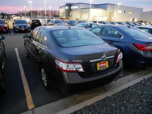 2011 Toyota Camry Hybrid Base (E-CVT)