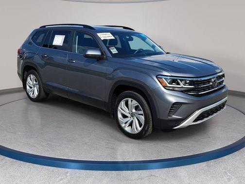 Platinum Gray Metallic 2023 Volkswagen Atlas 3.6L SE w/Technology