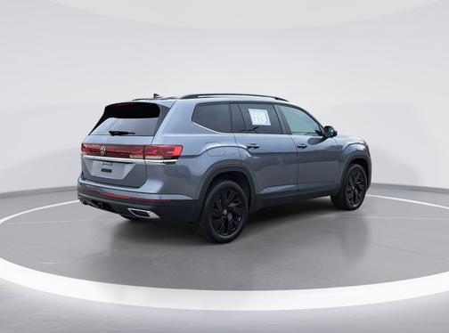 2025 Volkswagen Atlas 2.0T SE w/ Technology