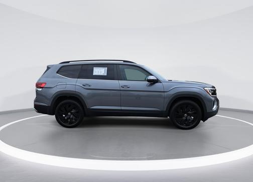 2025 Volkswagen Atlas 2.0T SE w/ Technology