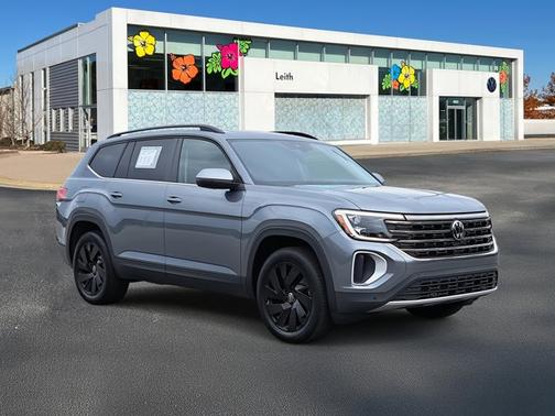2025 Volkswagen Atlas 2.0T SE w/ Technology