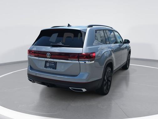 2024 Volkswagen Atlas 2.0T SE w/ Technology