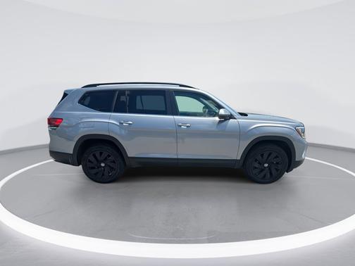 2024 Volkswagen Atlas 2.0T SE w/ Technology