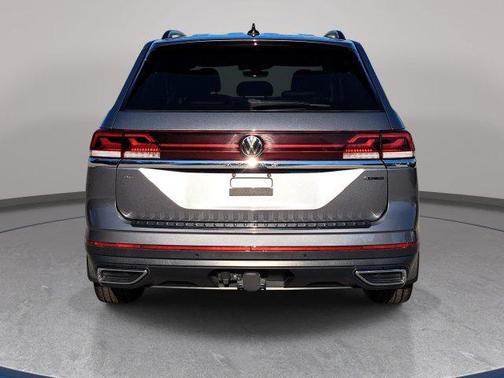 Platinum Gray Metallic 2024 Volkswagen Atlas 2.0T SE w/Technology 4MOTION