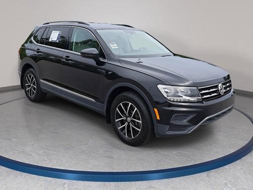 Deep Black Pearl Effect 2021 Volkswagen Tiguan 2.0T SE