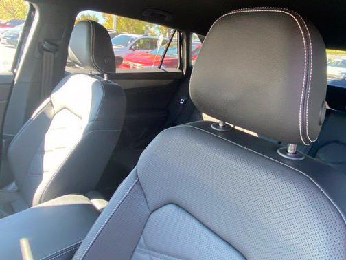 Deep Black 2026 Volkswagen Atlas Cross Sport 2.0T SE