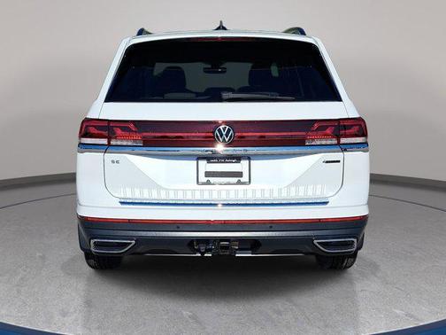 Opal White Pearl 2026 Volkswagen Atlas 2.0T SE w/Technology 4MOTION
