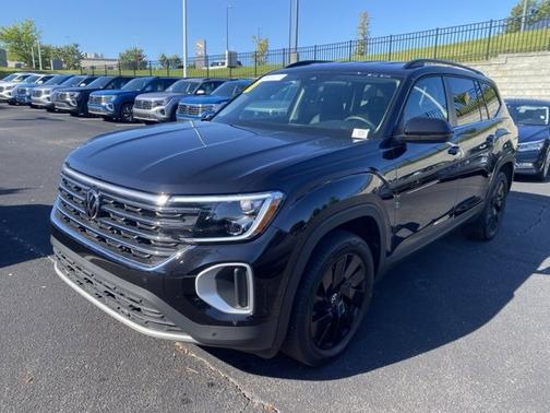 2024 Volkswagen Atlas 2.0T SE w/ Technology